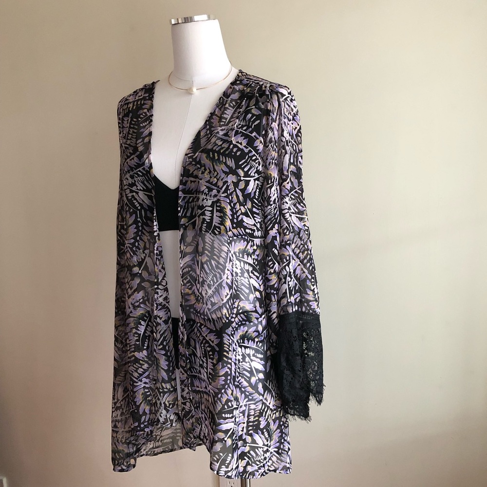 Eight Sixty Sheer Kimono - Picture 3 of 5